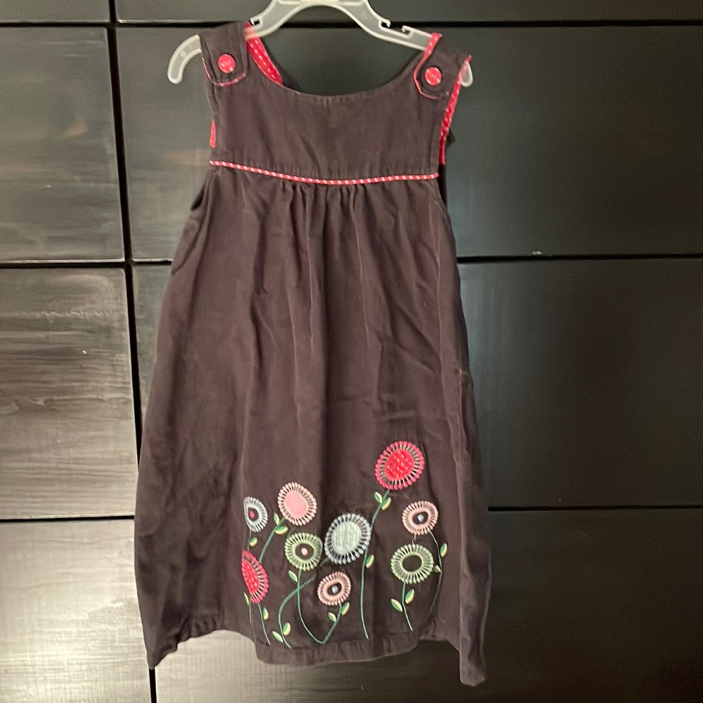 Cute size 7/8 dress with colorful embroidered flowers